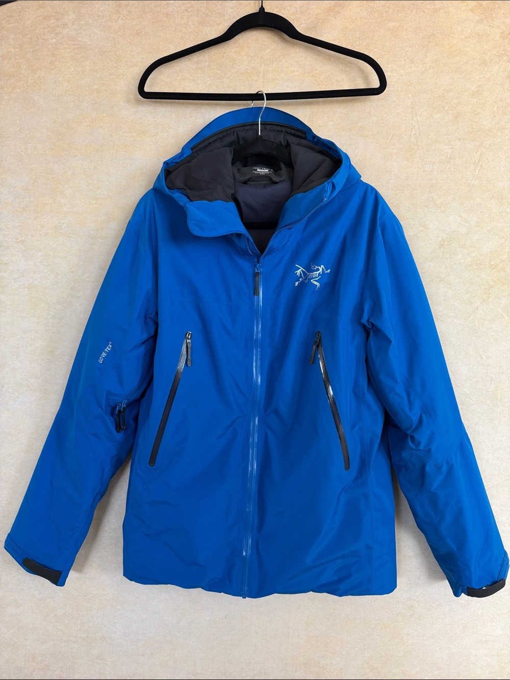 Arc'teryx Men’s Bright Blue Hooded Ski Jacket